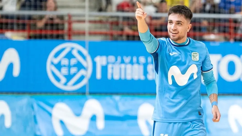 El ala zurdo Eloy de Pablos, nuevo jugador del Quesos El Hidalgo Manzanares