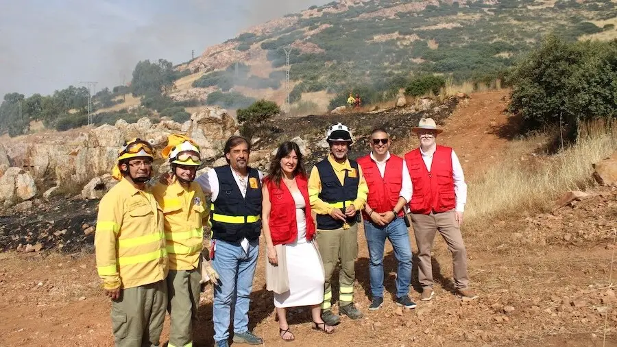 Hacen quemas controladas en terrenos cercanos a Puertollano (Ciudad Real) para prevenir incendios