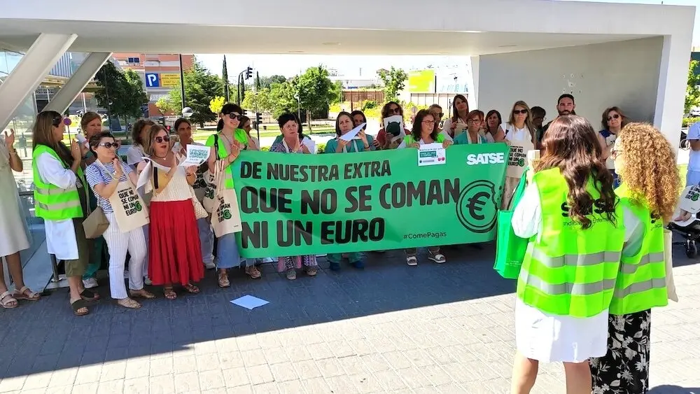 Satse denuncia el "recorte salarial" de las pagas extras de enfermeras y fisioterapeutas