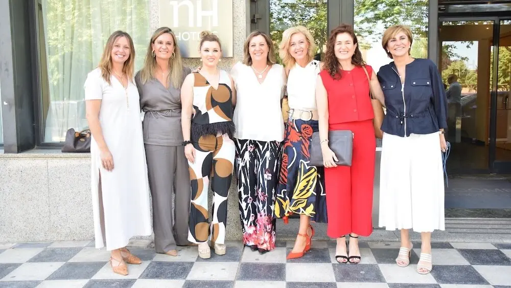 La consejera de Economía, Empresas y Empleo, Patricia Franco, ha presidido en Cuenca la reunión del Observatorio de Promoción Industrial de Castilla-La Mancha