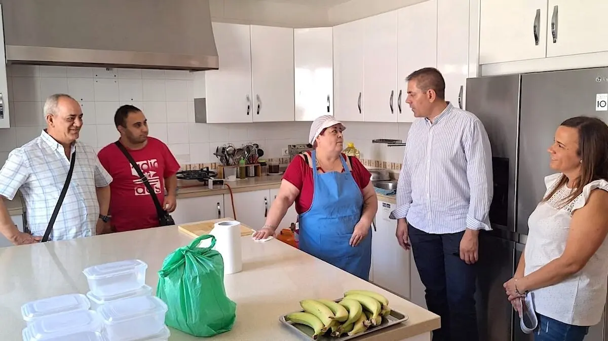 Denuncian que PP y Vox dejan sin comida a seis mayores en un pueblo de Ciudad Real