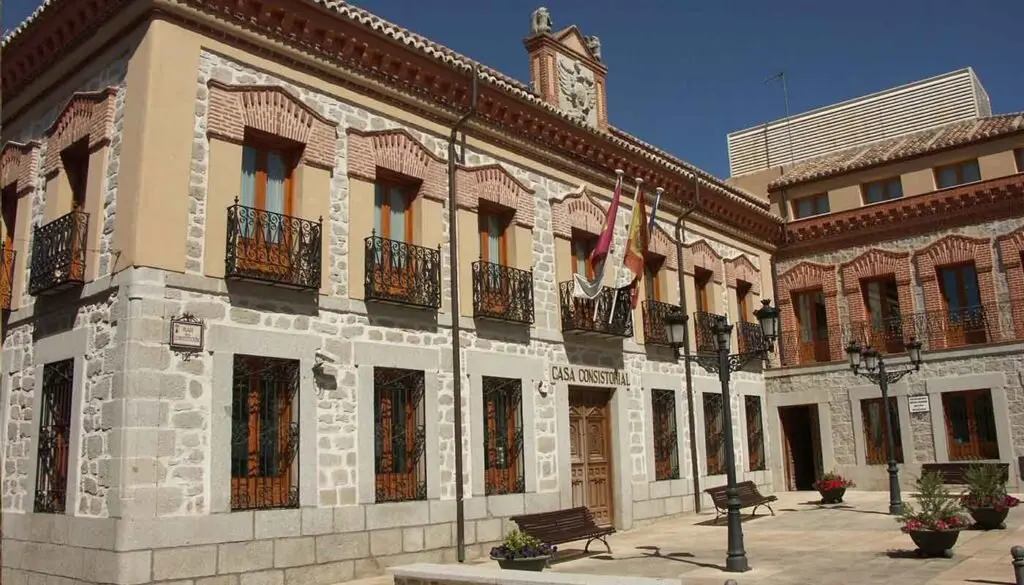 En la imagen de archivo el Ayuntamiento de Sonseca (Toledo)