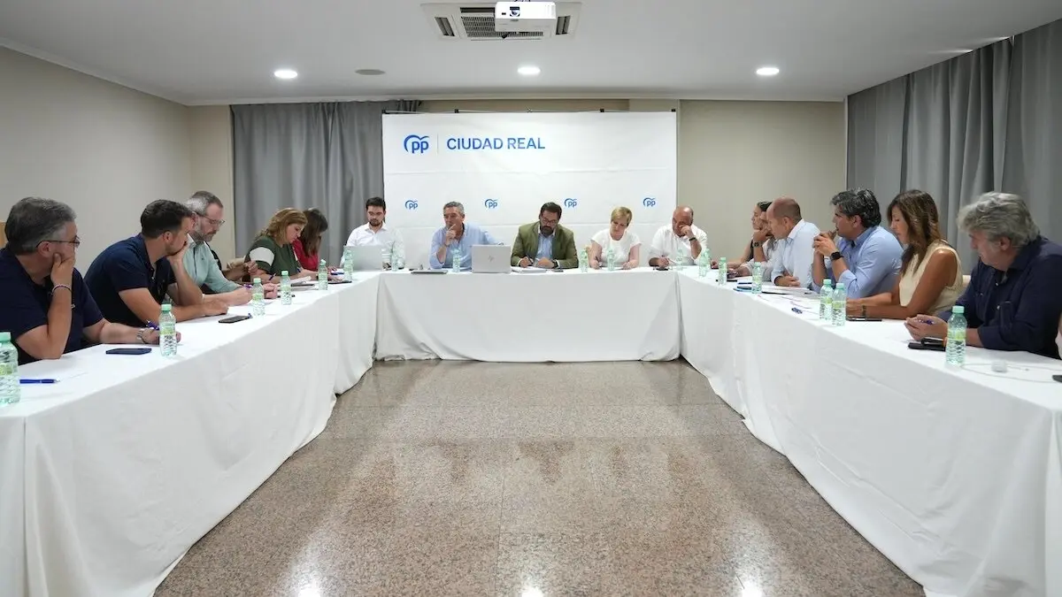 Reunión de la Comisión de Agua del PP de Castilla-La Mancha celebrada este miércoles en Alcázar de San Juan (Ciudad Real)