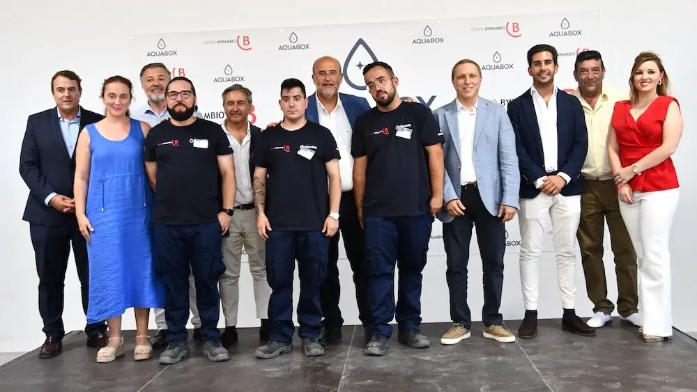 El vicepresidente primero del Gobierno de Castilla-La Mancha, José Luis Martínez Guijarro, ha asistido a la inauguración de un nuevo lavadero de coches y camiones en la ciudad de Cuenca