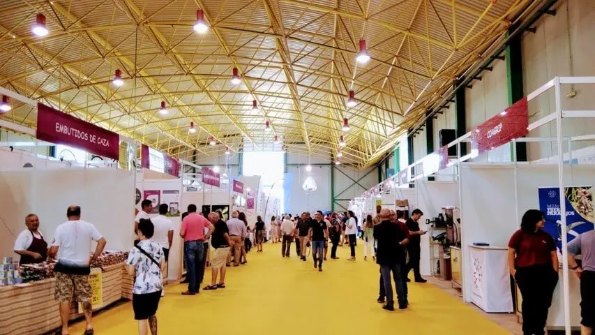 Más de 40 expositores en la LI Feria Internacional del Ajo de Las Pedroñeras (Cuenca)