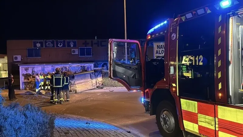 Muere una joven de 16 años que iba de copiloto tras salir disparada del coche, accidente de tráfico, salirse de la vía y volcar, salida de vía, volcado