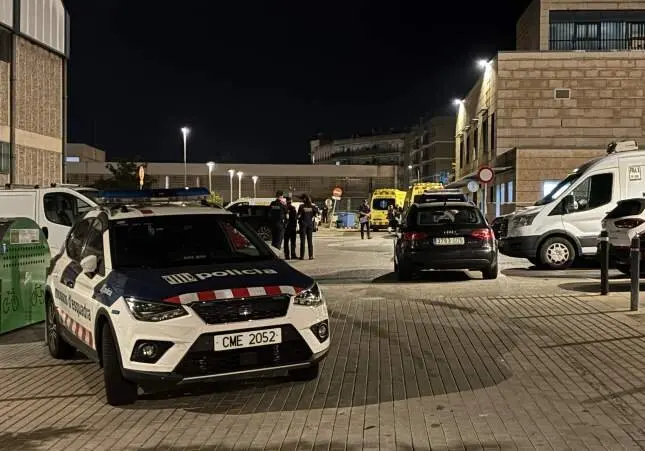 Abatido a tiros un hombre que ha entrado armado con un cuchillo a una comisaría