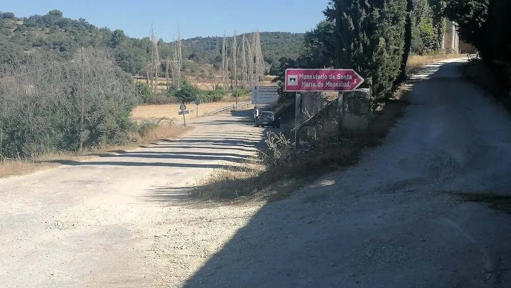 Vecinos y usuarios de carretera al Monasterio de Monsalud y pedanías exigen su reparación urgente para evitar accidentes