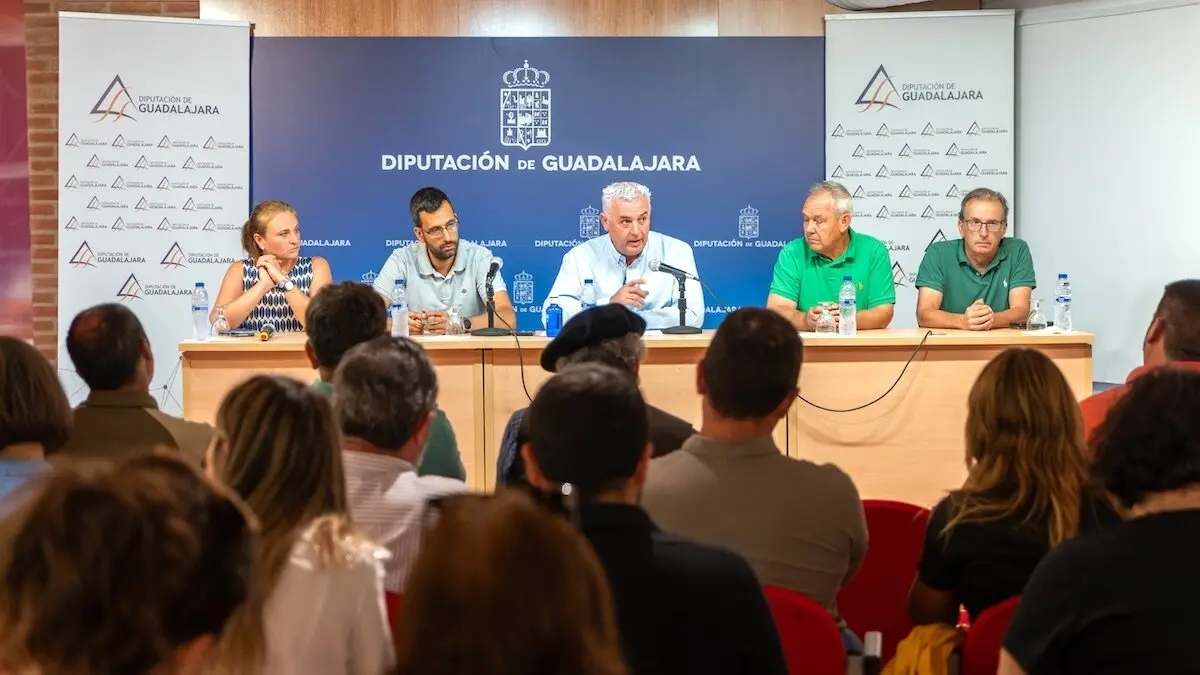Cerca de 40 ganaderos se informan de las ayudas a ataques de lobo de Diputación