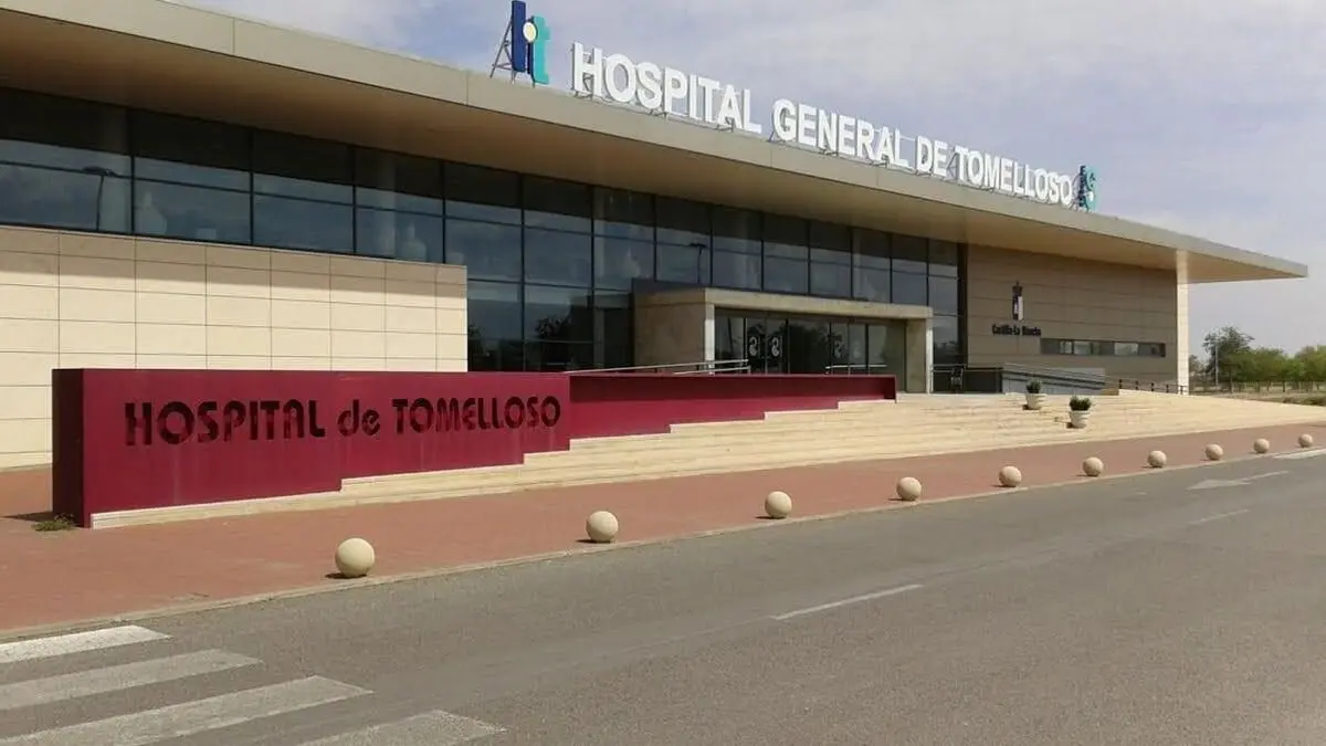 En la imagen de archivo el Hospital General de Tomelloso al que ha sido trasladado el trabajador herido, Hospital de Tomelloso