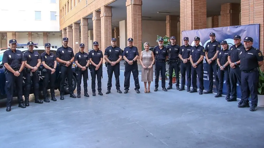 La delegada del Gobierno en Castilla-La Mancha, Milagros Tolón, se ha reunido con los nuevos agentes de la Policía Nacional de Toledo en prácticas