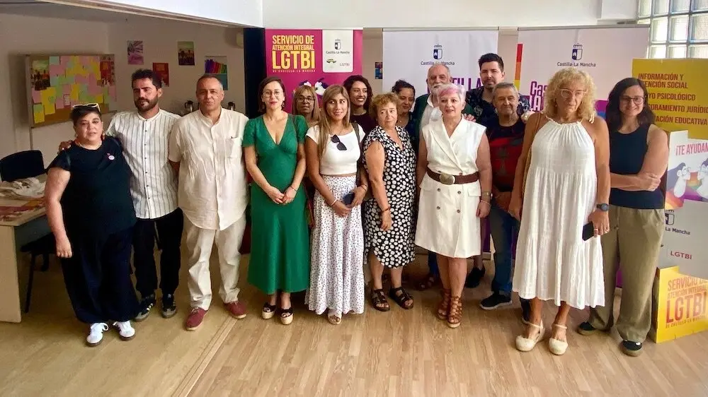 La Junta inaugura en Guadalajara la oficina de Atención Integral a personas LGTBI