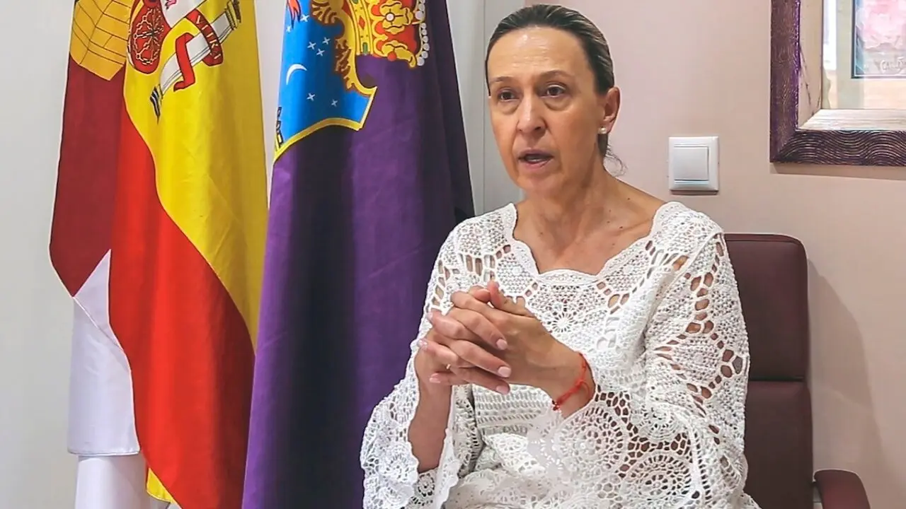 La alcaldesa de Guadalajara, Ana Guarinos (PP), en un momento de la entrevista - EFE/Beatriz Retuerta