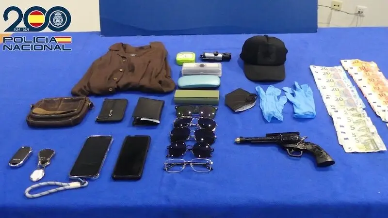 Detenido un atracador que robó en dos farmacias de Talavera de la Reina (Toledo) con un arma simulada