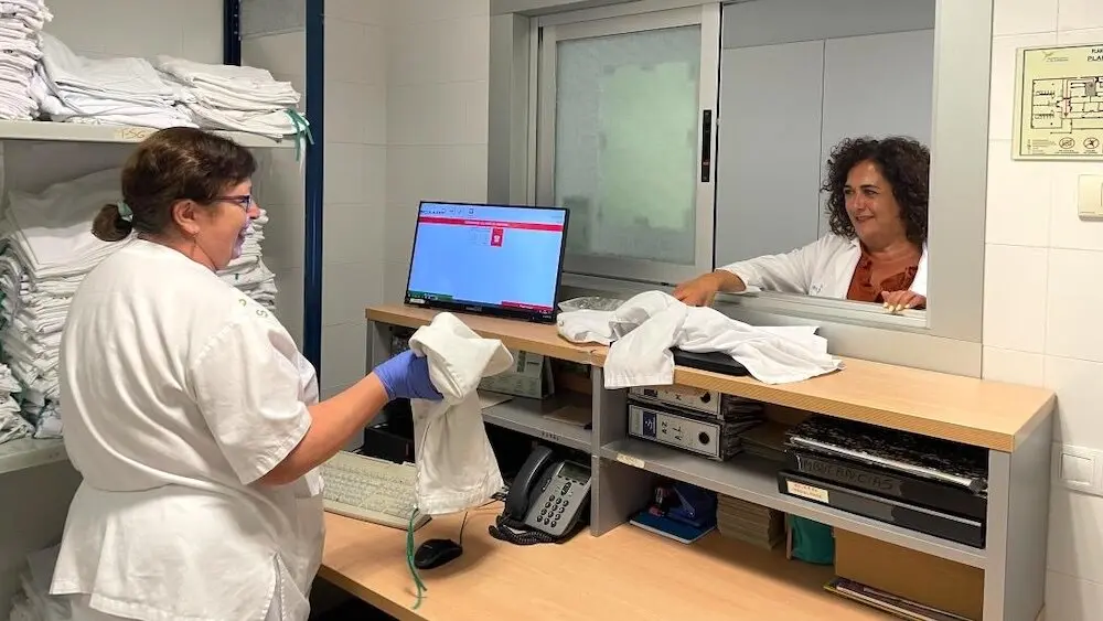 El Hospital de Villarrobledo implanta un sistema inteligente de trazabilidad textil para optimizar la gestión de su ropa hospitalaria