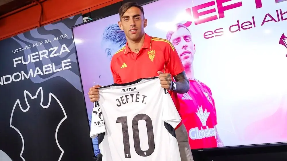 Jefté Betancor, nuevo ‘10’ del Albacete Balompié, llega "para trabajar y marcar goles"