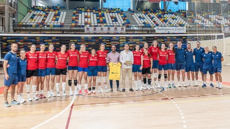 La Selección femenina de voleibol vela armas en Guadalajara antes del Mundial