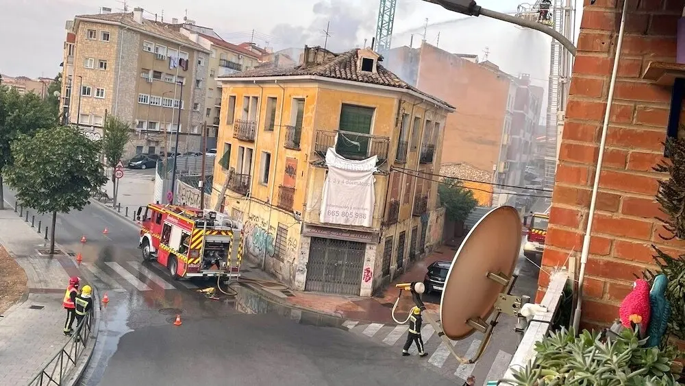 Vecinos de Casablanca en Cuenca piden soluciones tras un nuevo incendio en el edificio en ruinas