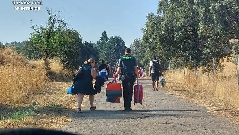 La Guardia Civil auxilia a 50 pasajeros tras la avería de un tren en Almuradiel (Ciudad Real)