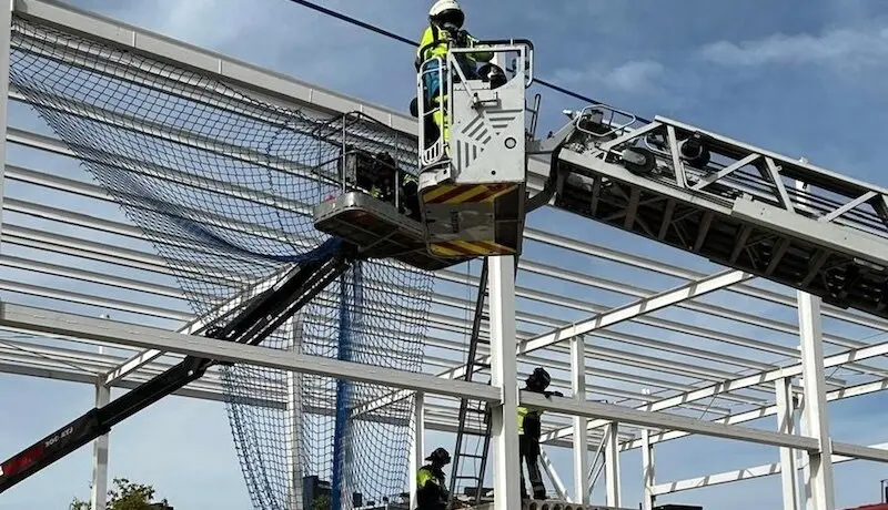 Muere un joven trabajador tras quedar atrapado entre una plataforma y una viga