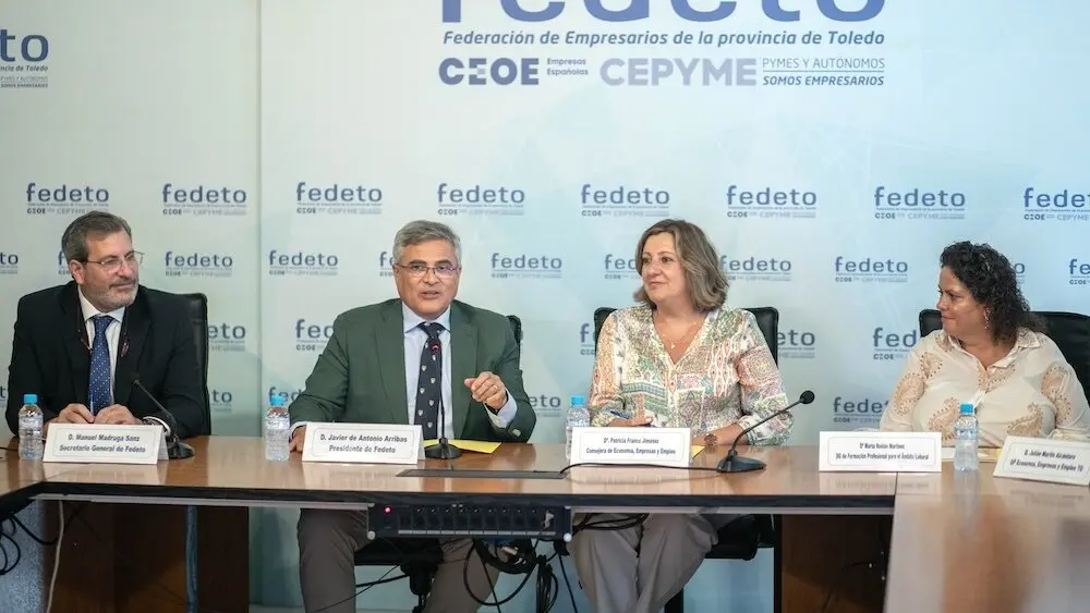 La consejera de Economía, Empresas y Empleo, Patricia Franco, ha asistido a la presentación del programa formativo en prevención de riesgos laborales de Fedeto