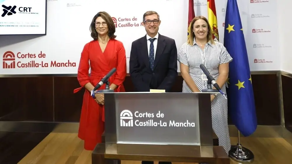 El presidente del Consejo de Transparencia y Buen Gobierno de Castilla-La Mancha, Fernando Muñoz, ha informado sobre la actividad del órgano en las Cortes regionales