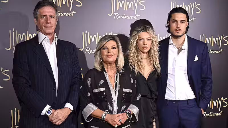 En la imagen Carlo Costanzia padre, Terelu Campos, Alejandra Rubio y Carlo Cosatanzia hijo