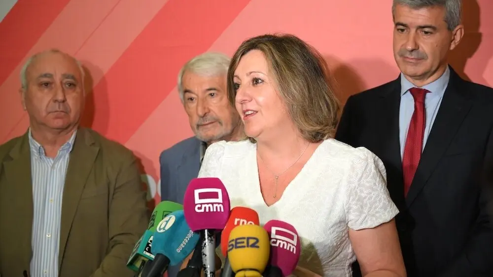 La consejera de Economía, Empresas y Empleo de Castilla-La Mancha, Patricia Franco, atendiendo a los medios de comunicación este viernes en un acto en Toledo