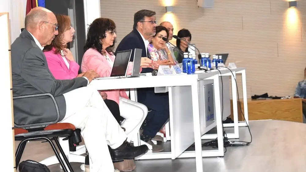 El consejero de Educación, Cultura y Deportes, Amador Pastor, durante la reunión que ha mantenido con los directores y directoras de los centros educativos de la provincia de Cuenca