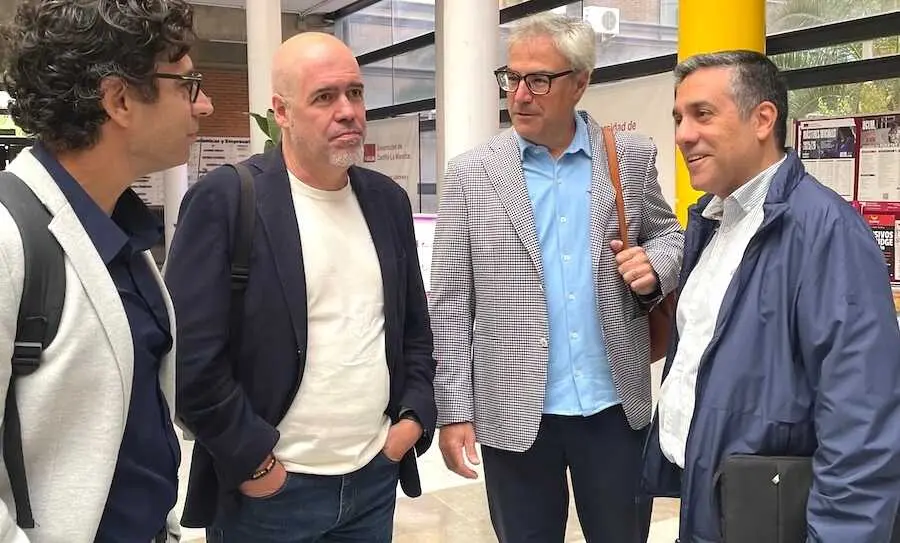 El secretario general de CCOO, Unai Sordo, y el secretario general de CCOO Castilla-La Mancha, Javier Ortega, atienden a los medios en Albacete