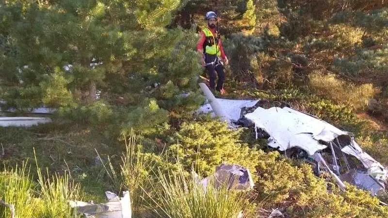 Muere el piloto de una avioneta tras estrellarse en un paraje y salir ardiendo