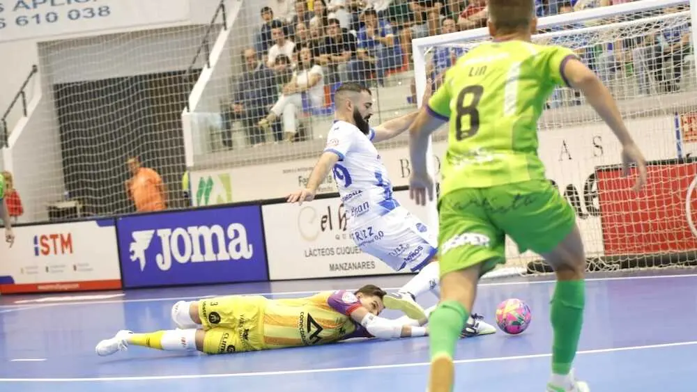 El Quesos El Hidalgo Manzanares resiste al Palma Futsal y firma un empate de prestigio (2-2)