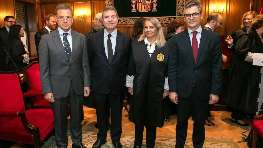 De izq. a dcha. el alcalde de Albacete, Manuel Serrano; el presidente de Castilla-La Mancha, Emiliano García-Page; la presidenta del TSJCLM, Pilar Astray y el ministro de Presidencia, Justicia y Relaciones con las Cortes, Félix Bolaños, en el acto de apertura del Año Judicial celebrado en Albacete