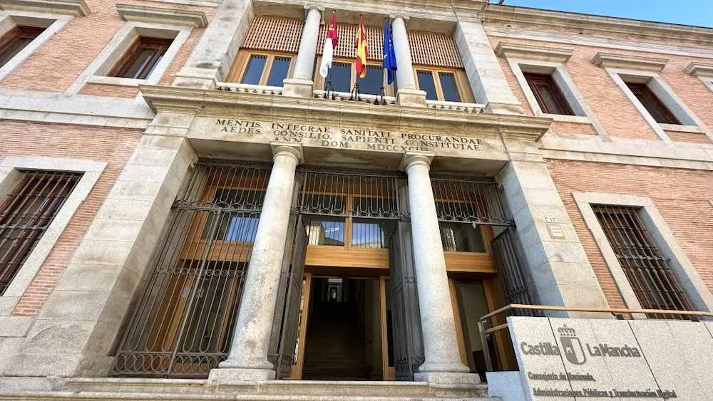 En la imagen de archivo la sede de la Consejería de Hacienda, Administraciones Públicas y Transformación Digital de Castilla-La Mancha en la ciudad de Toledo