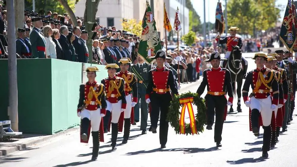 La Guardia Civil recoge el cariño de los conquenses en la parada militar y el desfile que ha puesto fin a los Actos del Pilar