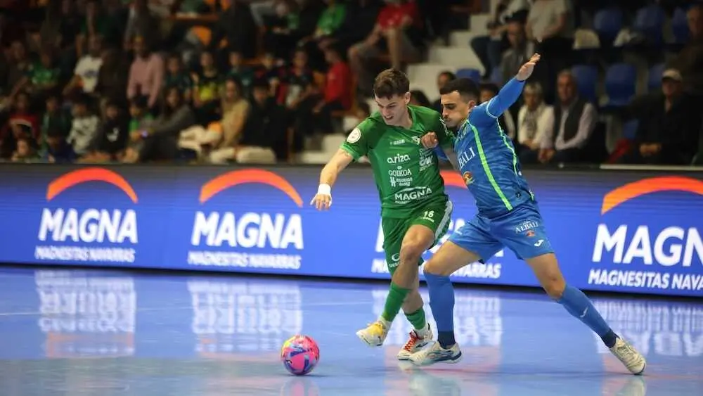 El CA Osasuna Magna y el Viña Albali Valdepeñas firman tablas en Pamplona (2-2)