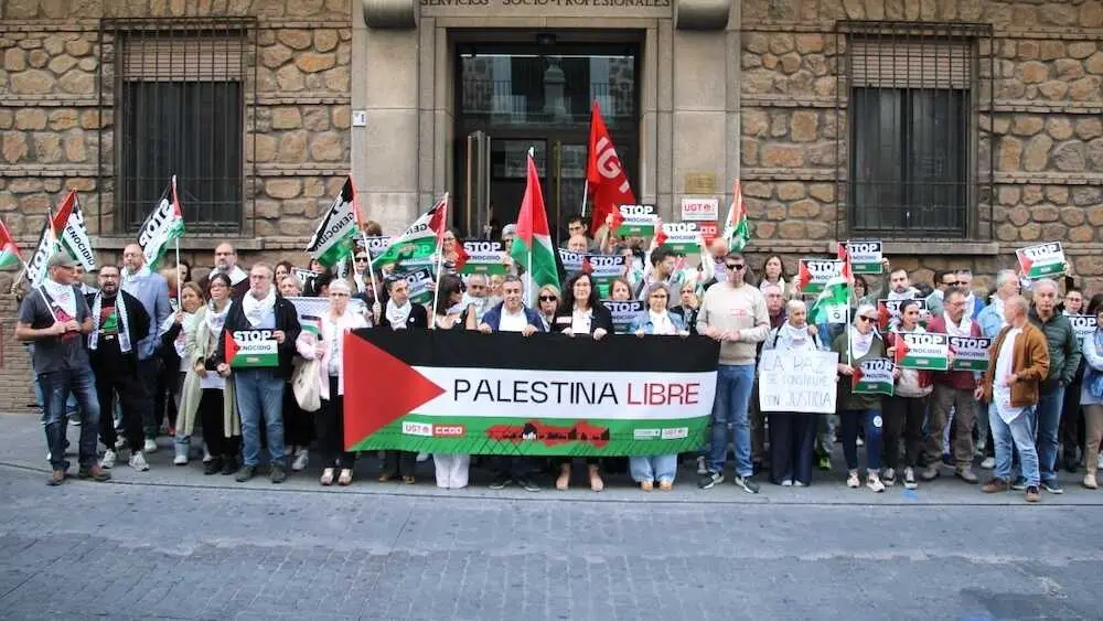CCOO y UGT se han concentrado este miércoles en las cinco capitales de provincia de Castilla-La Mancha en apoyo del pueblo palestino