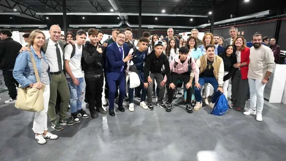 El consejero de Educación, Cultura y Deportes de Castilla-La Mancha, Amador Pastor, ha participado en la inauguración de las CLM Skills 2025 que se celebra en Ciudad Real