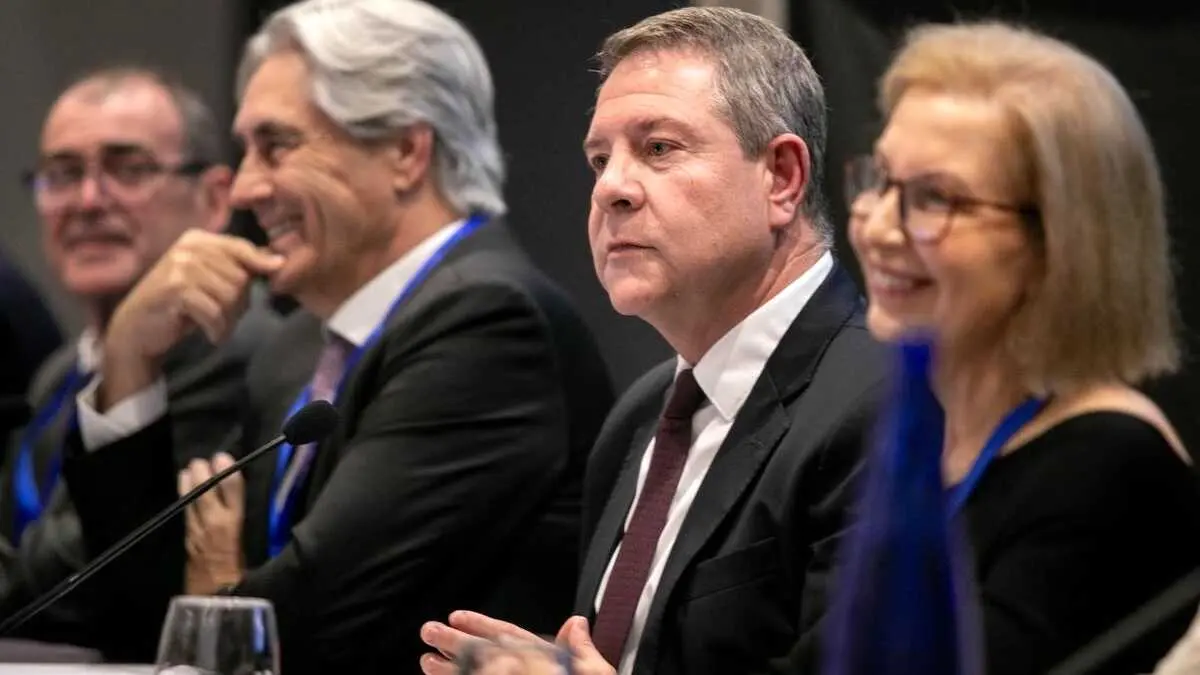 El presidente de Castilla-La Mancha, Emiliano García-Page, ha inaugurado en Guadalajara, las XVIII Jornadas de la Asociación de Medicina Estética de Castilla-La Mancha (AMECLM)