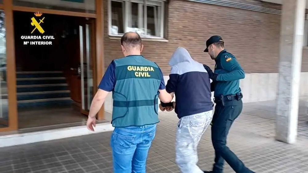 Cae una red con 21 implicados por 96 estafas simulando ser una empresa de venta de muebles