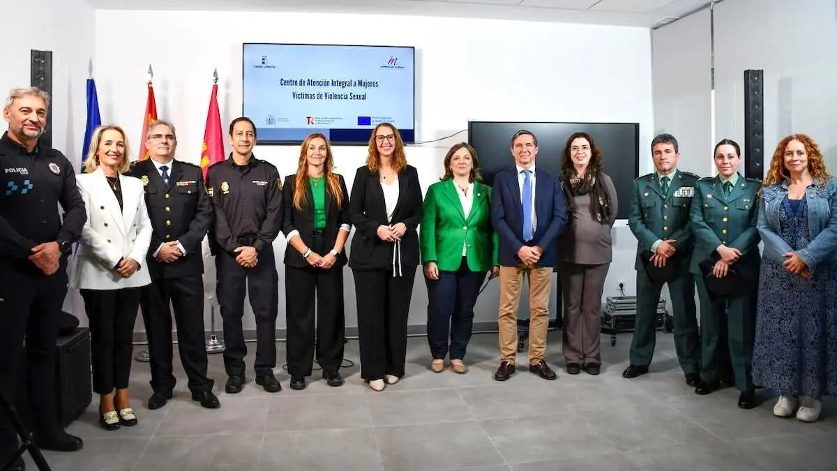 La consejera de Igualdad de Castilla-La Mancha, Sara Simón, durante la visita que ha realizado al Centro de Atención Integral a Mujeres Víctimas de la Violencia Sexual en Toledo