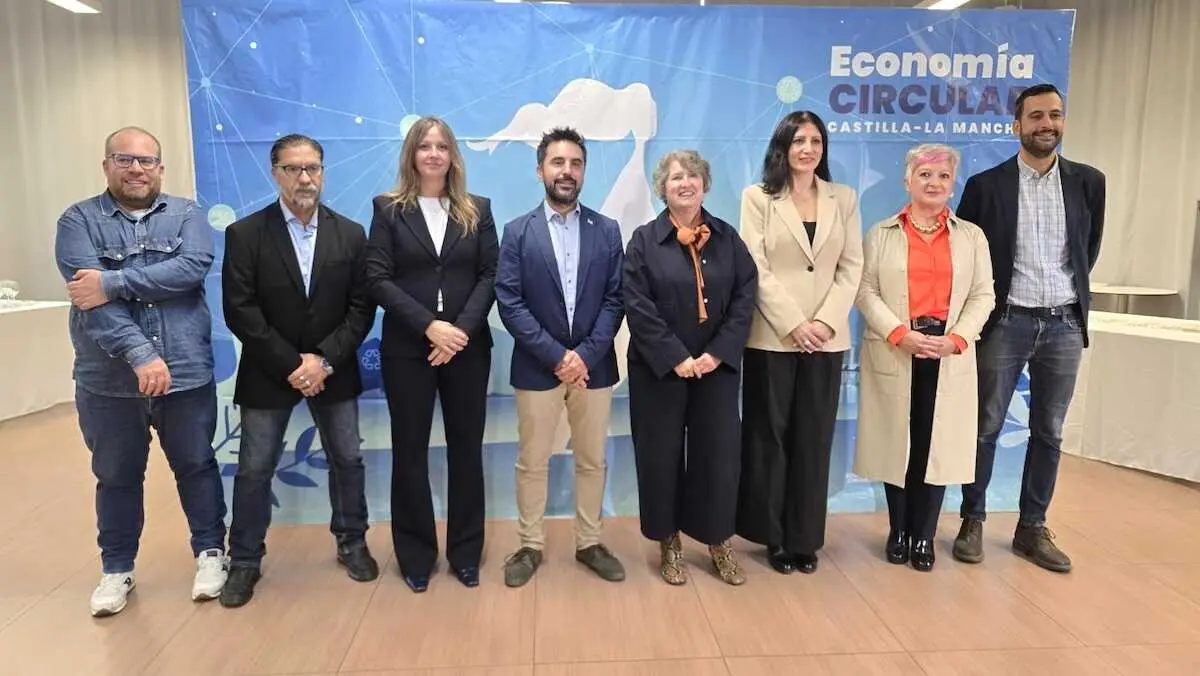 La consejera de Desarrollo Sostenible de Castilla-La Mancha, Mercedes Gómez, ha inaugurado el IV Encuentro de la Red de Agentes de Economía Circular celebrado en Azuqueca de Henares (Guadalajara)