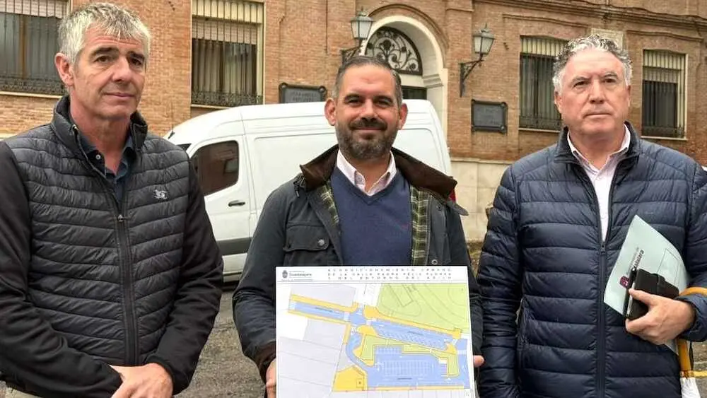 El segundo teniente de alcalde y concejal de Infraestructuras, Santiago López Pomeda, presenta la reordenación del entorno del asilo y calle María Pacheco