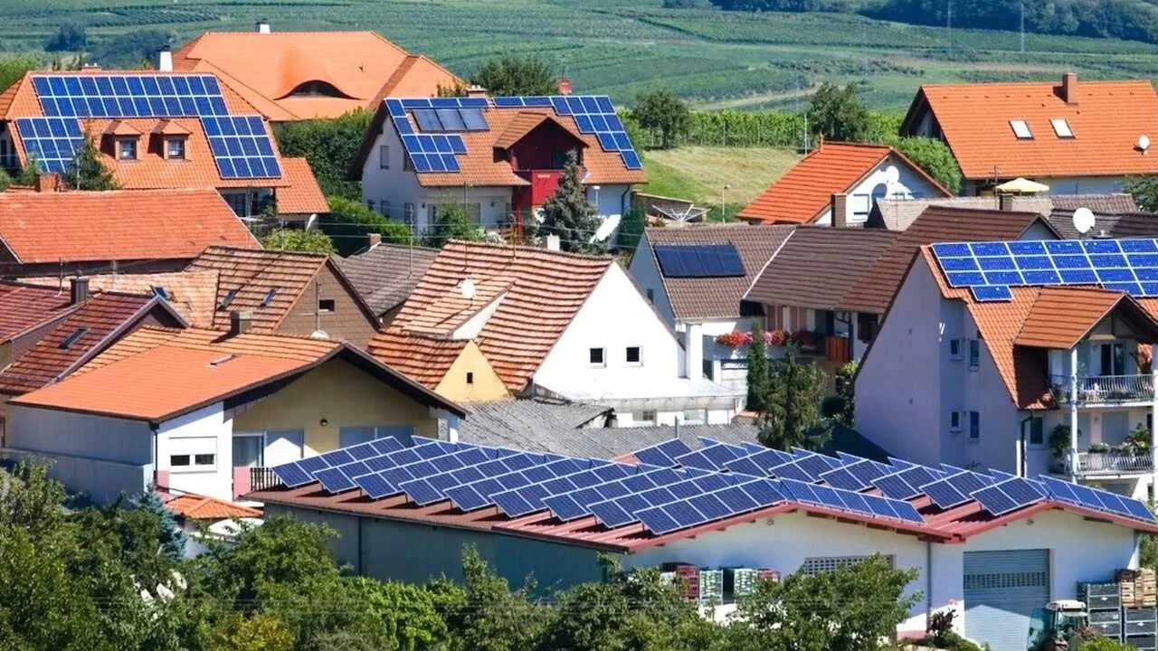 El Gobierno apoya la creación de seis nuevas comunidades energéticas en Castilla-La Mancha