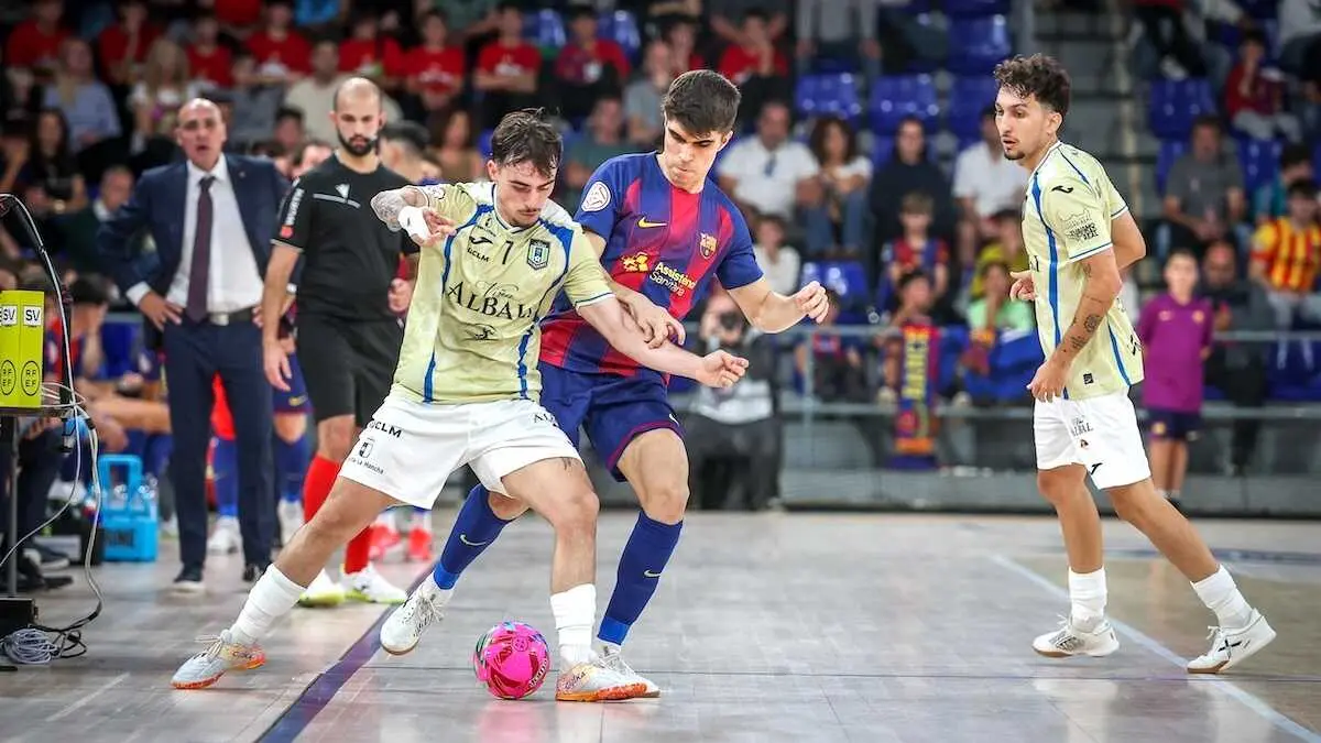La pegada del Barça frena al Viña Albali Valdepeñas en su visita al Palau (4-1)