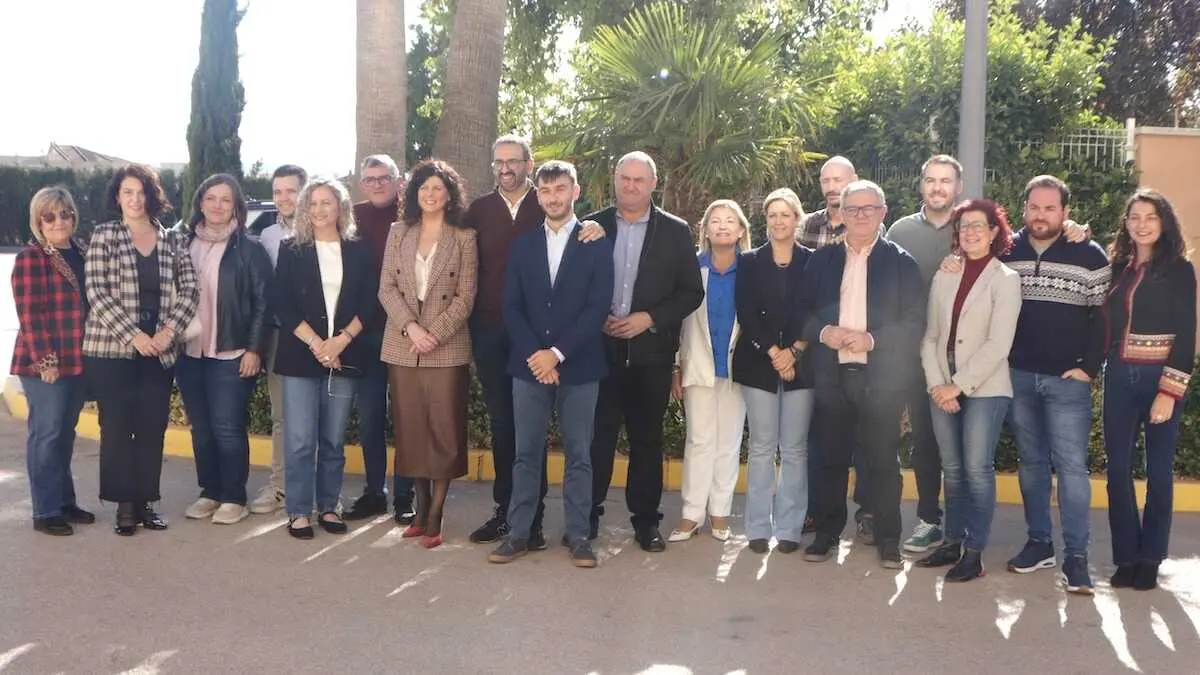 El Grupo Parlamentario Socialista en las Cortes de Castilla-La Mancha durante la reunión que ha mantenido este lunes en la localidad de Hellín (Albacete)