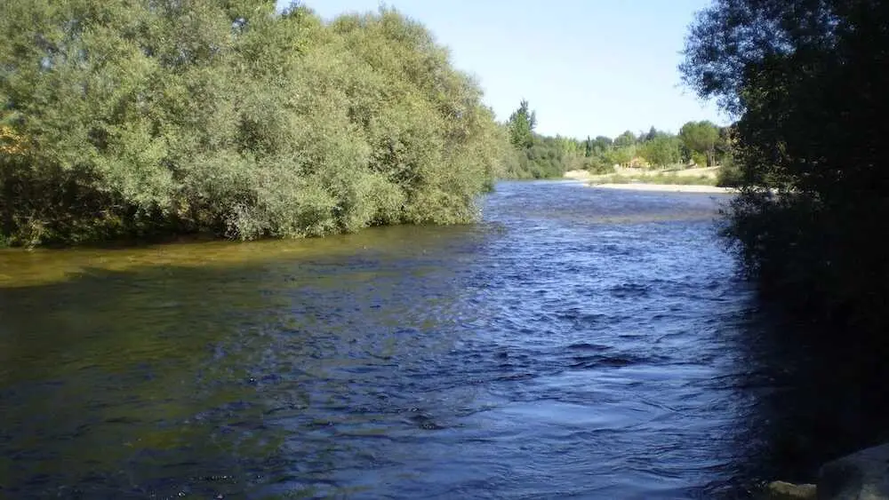 Denuncian al Ayuntamiento de Santa Cruz del Retamar por vertidos residuales al río Alberche