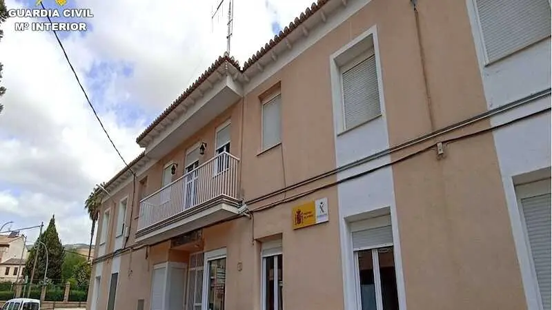 Detenidos dos vecinos de Caudete (Albacete) por el robo de diversas joyas en una vivienda