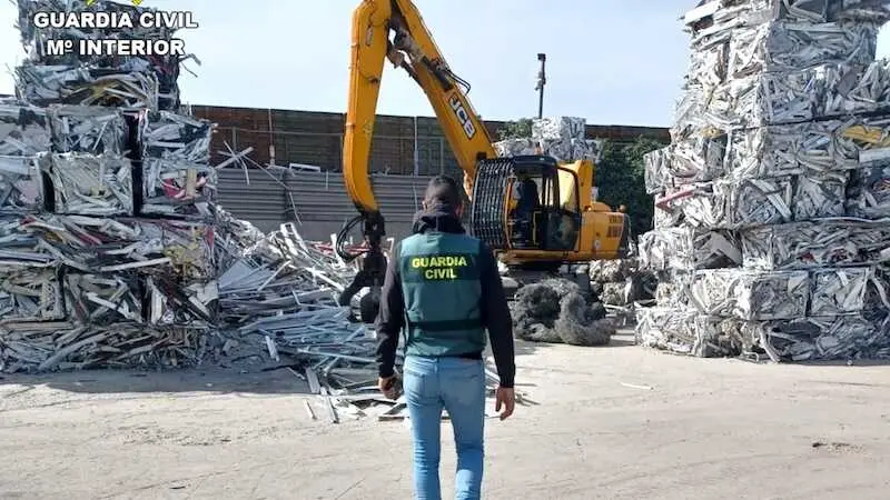 Seis detenidos de un grupo criminal que robaba cable de teléfono en Guadalajara y Madrid