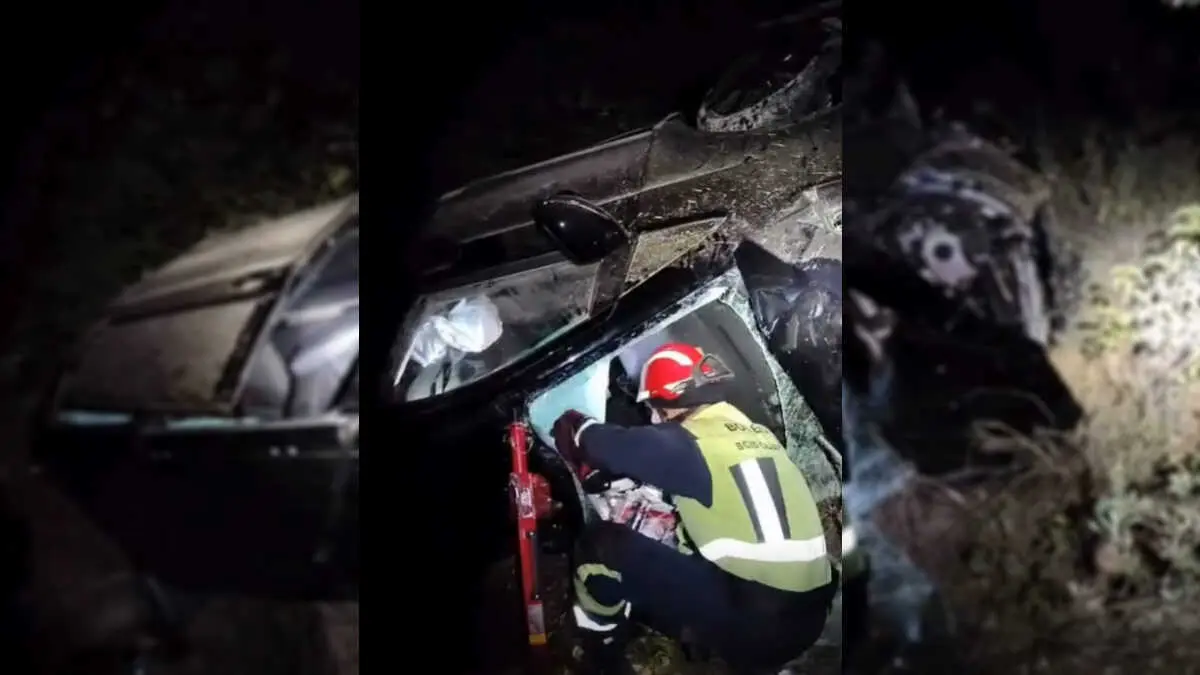 Cuatro heridos, dos graves, al salirse un coche de la vía y caer por un terraplén
